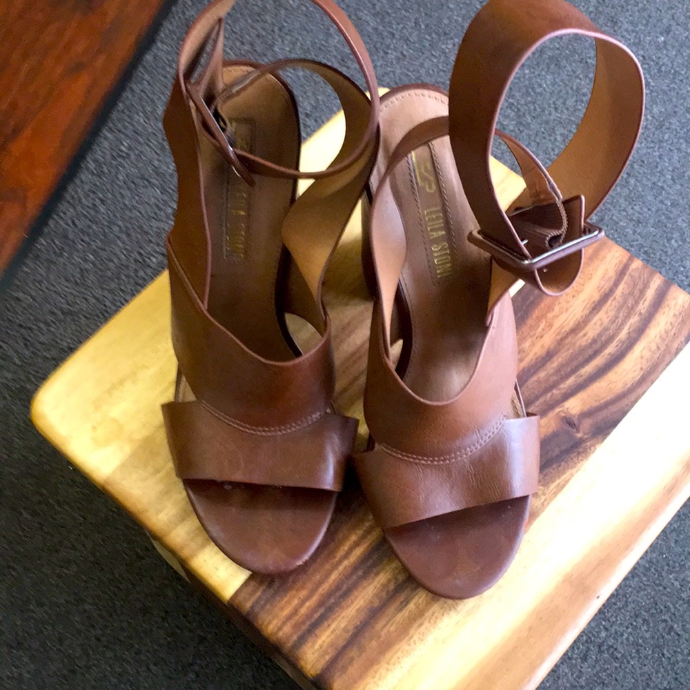 Ladies US 9 Leila Stone pump sandle